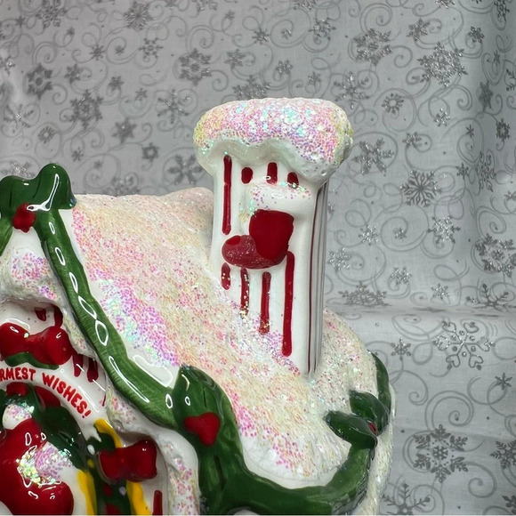 Blue Sky Clayworks x Sanrio Hello Kitty Christmas "Warmest Wishes" Ceramic House - Picture 8 of 13